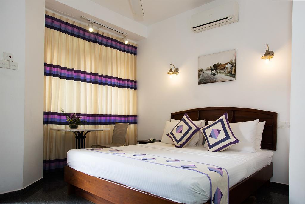 Suriya Arana Bed & Breakfast Негомбо Екстериор снимка