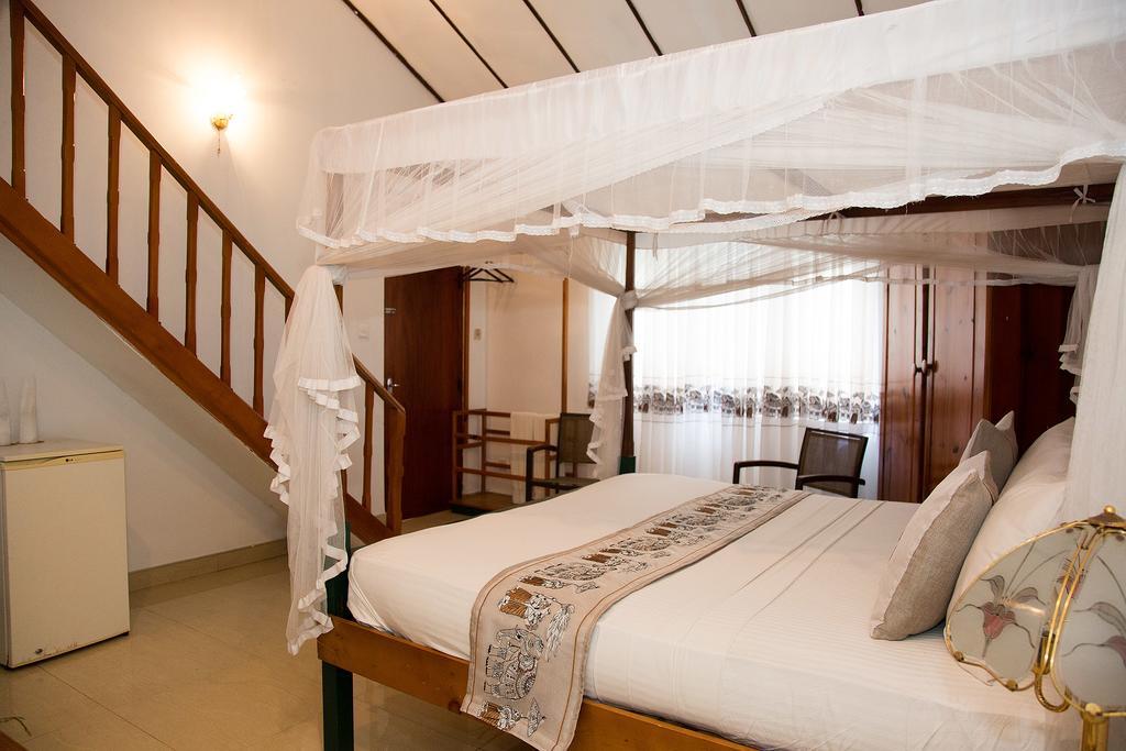 Suriya Arana Bed & Breakfast Негомбо Екстериор снимка