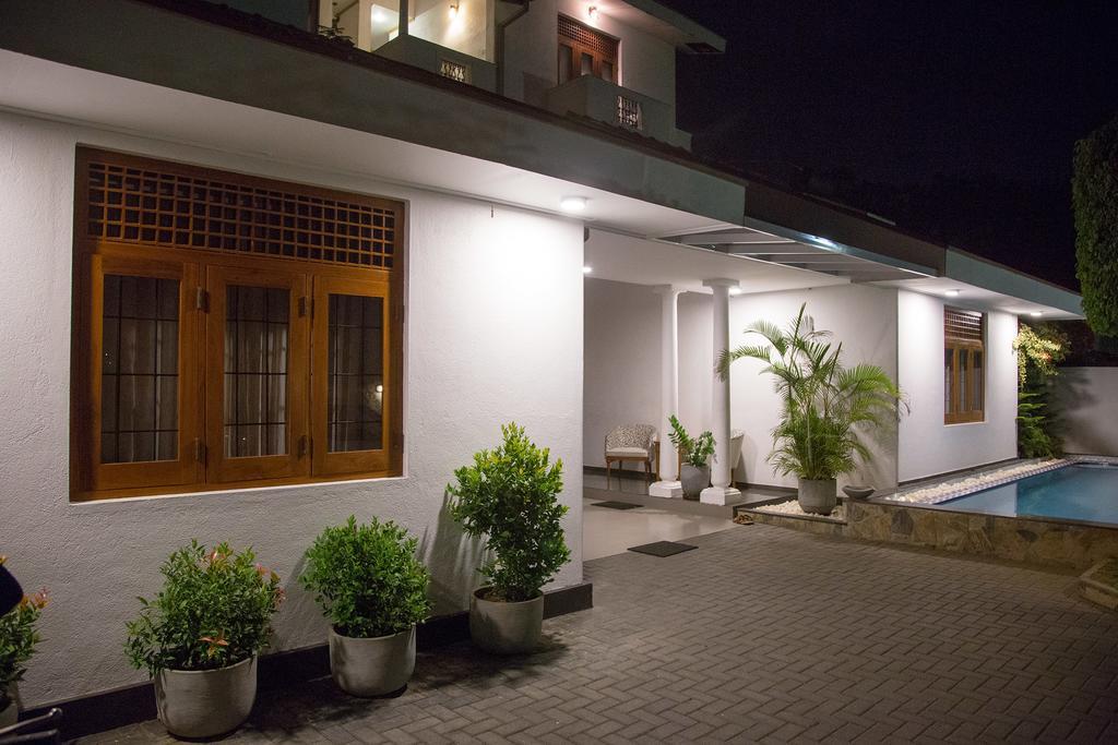 Suriya Arana Bed & Breakfast Негомбо Екстериор снимка