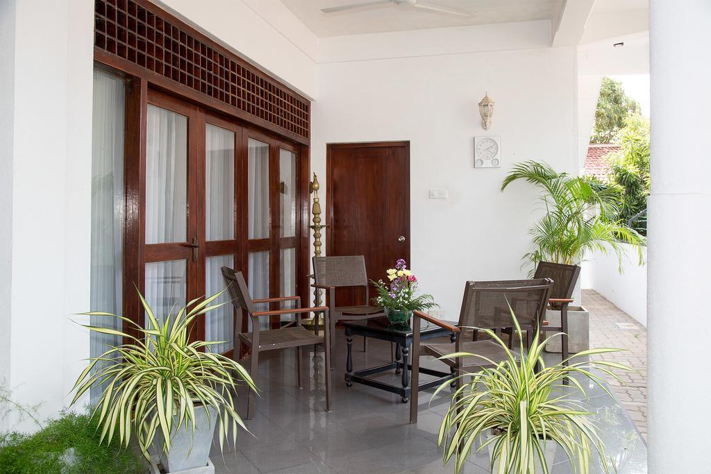 Suriya Arana Bed & Breakfast Негомбо Екстериор снимка