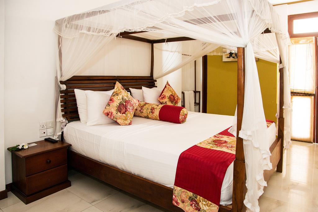 Suriya Arana Bed & Breakfast Негомбо Екстериор снимка