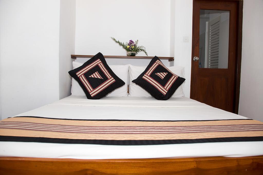 Suriya Arana Bed & Breakfast Негомбо Екстериор снимка