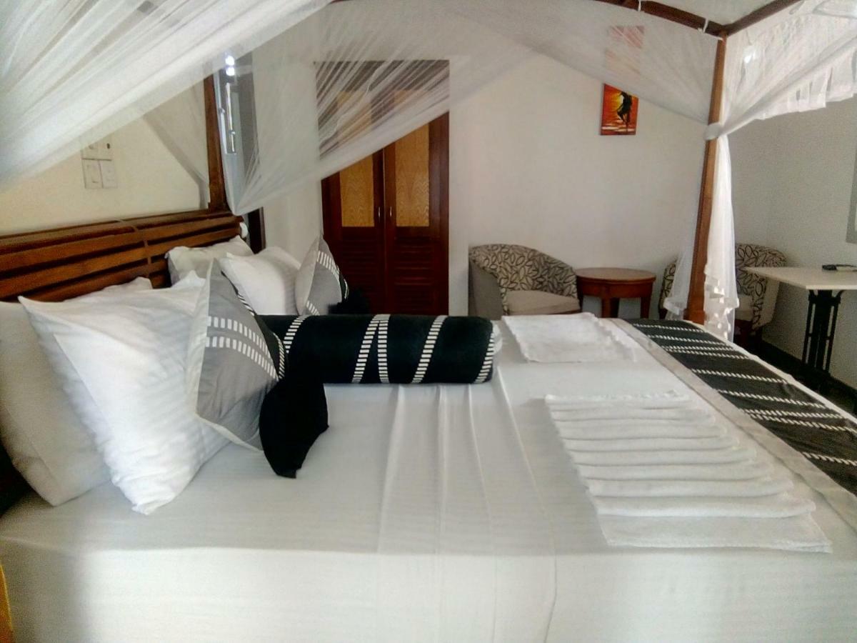 Suriya Arana Bed & Breakfast Негомбо Екстериор снимка