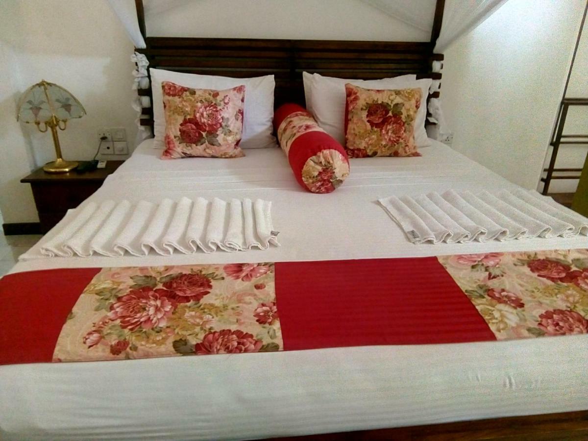 Suriya Arana Bed & Breakfast Негомбо Екстериор снимка